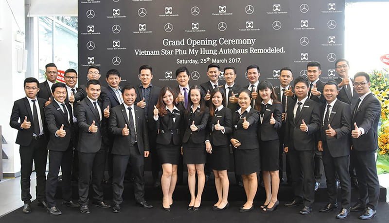Trang chủ Nhân viên chuyên nghiệp, tận tâm